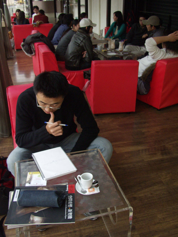 台中20號倉庫藝術特區藝術村2003年至2006年加崙工作室(大開劇團)時期白天的咖啡廳景緻攝影照片110