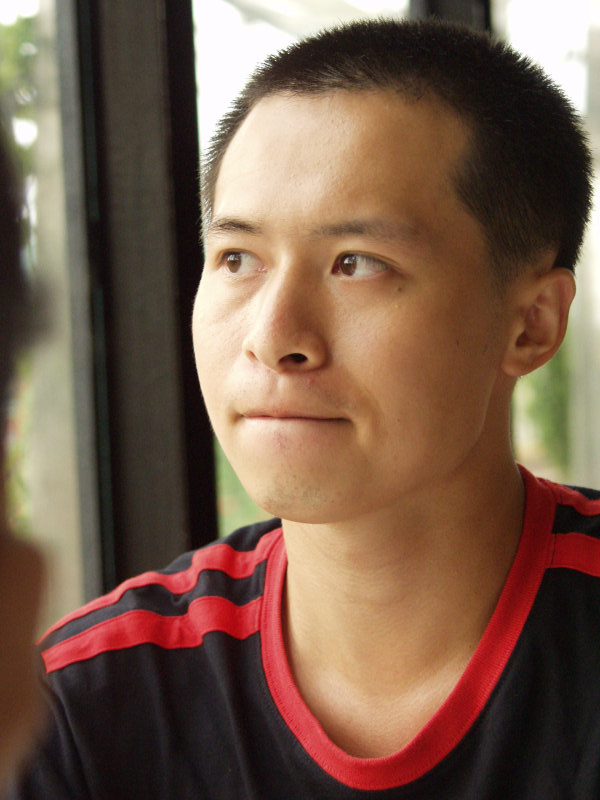 台中20號倉庫藝術特區藝術村2006-2009年橘園經營時期咖啡館藝廊聊天表情系列攝影邀請20070506成功嶺阿兵哥攝影照片49