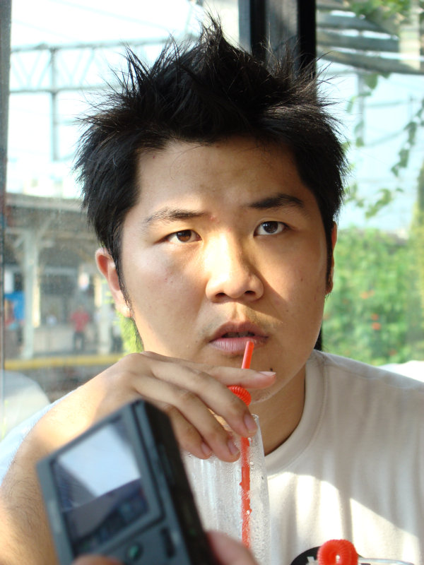 台中20號倉庫藝術特區藝術村2006-2009年橘園經營時期咖啡館藝廊聊天表情系列攝影邀請20070526攝影照片19