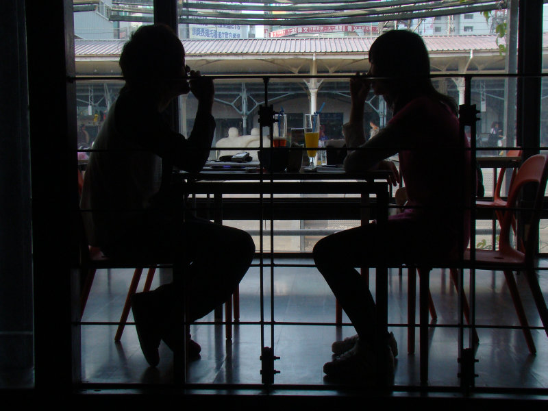 台中20號倉庫藝術特區藝術村2006-2009年橘園經營時期咖啡館藝廊聊天表情系列攝影邀請20090208攝影照片2