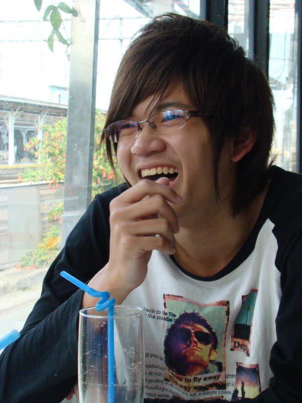 台中20號倉庫藝術特區藝術村2006-2009年橘園經營時期咖啡館藝廊聊天表情系列攝影邀請20090208攝影照片18