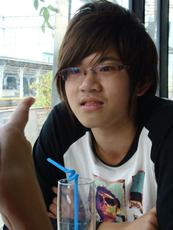 台中20號倉庫藝術特區藝術村2006-2009年橘園經營時期咖啡館藝廊聊天表情系列攝影邀請20090208攝影照片19