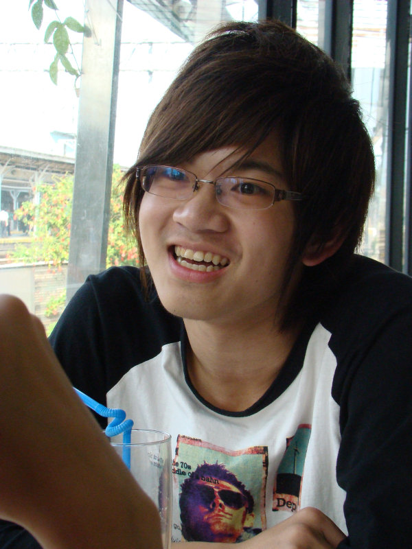 台中20號倉庫藝術特區藝術村2006-2009年橘園經營時期咖啡館藝廊聊天表情系列攝影邀請20090208攝影照片27