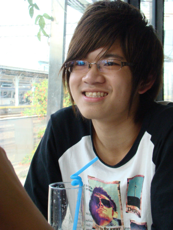 台中20號倉庫藝術特區藝術村2006-2009年橘園經營時期咖啡館藝廊聊天表情系列攝影邀請20090208攝影照片39