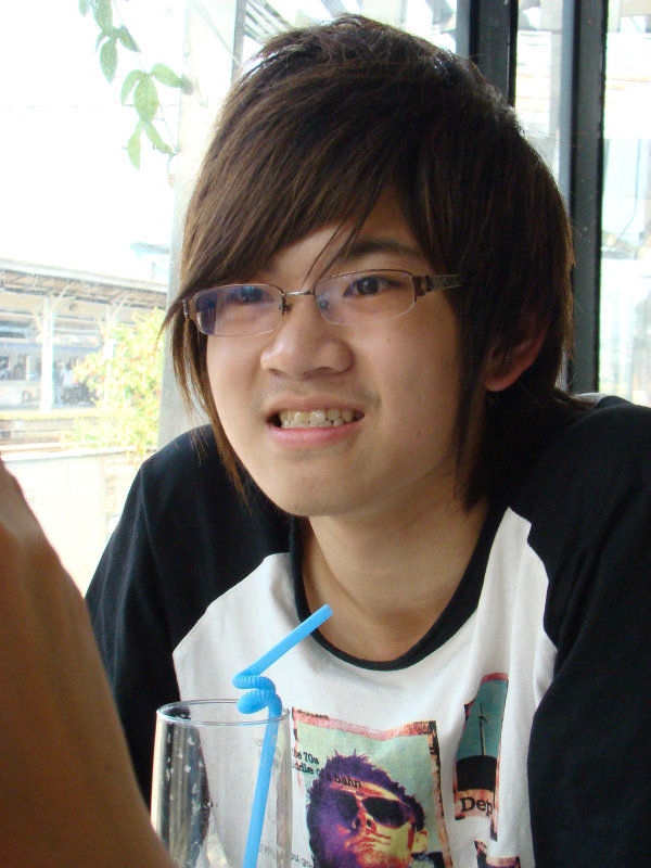 台中20號倉庫藝術特區藝術村2006-2009年橘園經營時期咖啡館藝廊聊天表情系列攝影邀請20090208攝影照片42