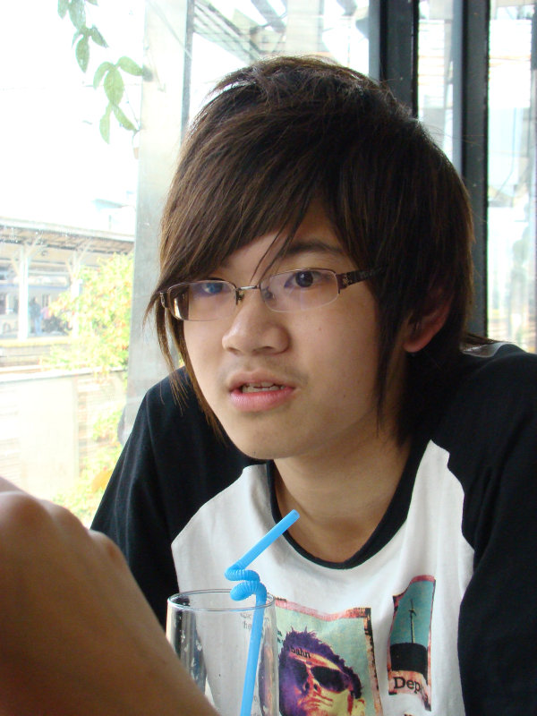 台中20號倉庫藝術特區藝術村2006-2009年橘園經營時期咖啡館藝廊聊天表情系列攝影邀請20090208攝影照片44