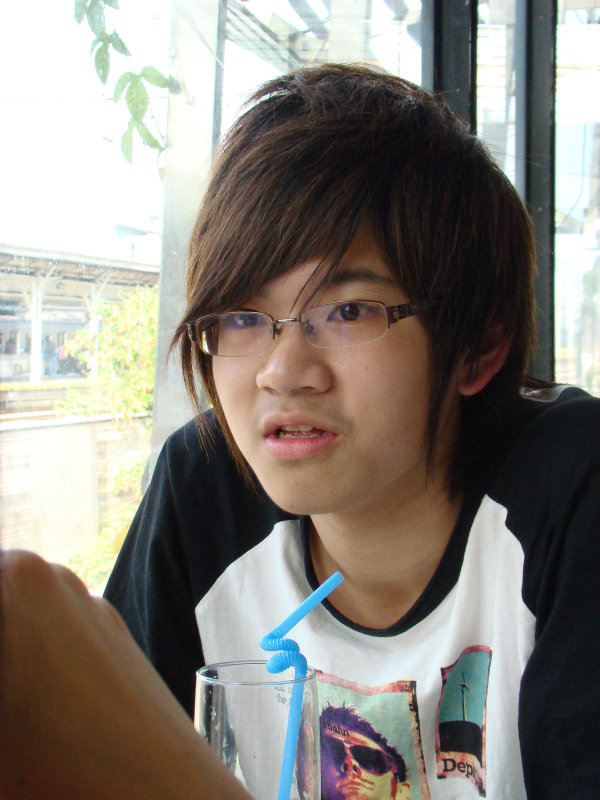 台中20號倉庫藝術特區藝術村2006-2009年橘園經營時期咖啡館藝廊聊天表情系列攝影邀請20090208攝影照片45