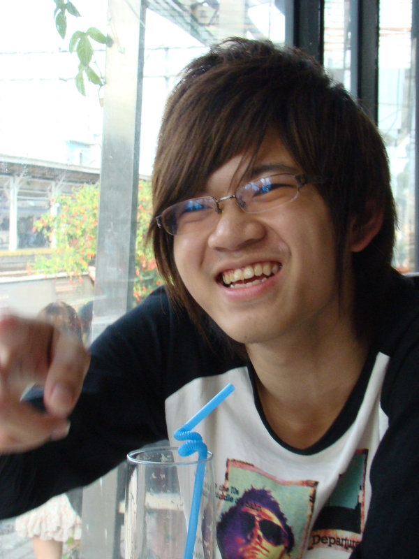 台中20號倉庫藝術特區藝術村2006-2009年橘園經營時期咖啡館藝廊聊天表情系列攝影邀請20090208攝影照片52