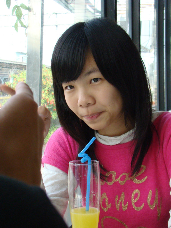 台中20號倉庫藝術特區藝術村2006-2009年橘園經營時期咖啡館藝廊聊天表情系列攝影邀請20090208攝影照片56