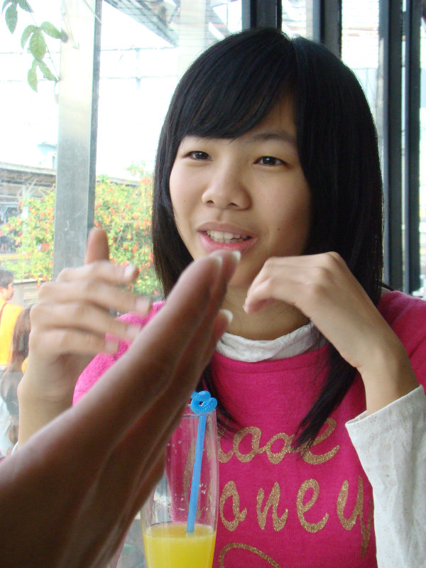 台中20號倉庫藝術特區藝術村2006-2009年橘園經營時期咖啡館藝廊聊天表情系列攝影邀請20090208攝影照片60