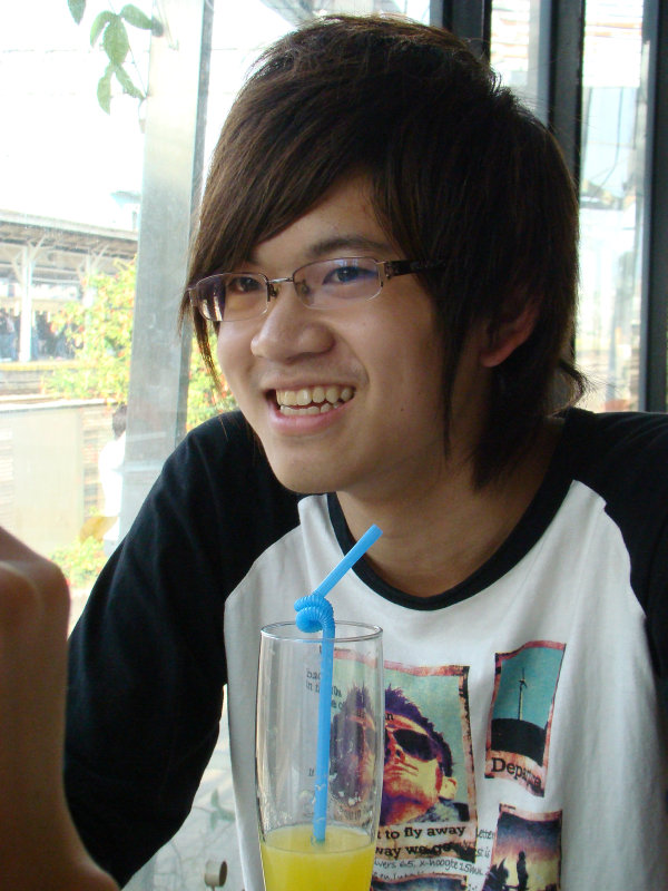 台中20號倉庫藝術特區藝術村2006-2009年橘園經營時期咖啡館藝廊聊天表情系列攝影邀請20090208攝影照片78