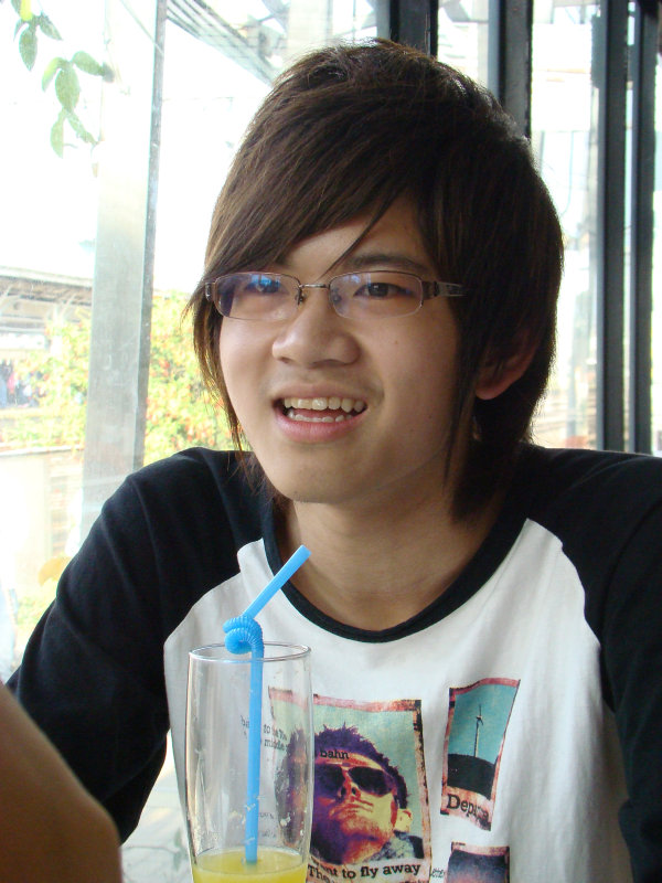 台中20號倉庫藝術特區藝術村2006-2009年橘園經營時期咖啡館藝廊聊天表情系列攝影邀請20090208攝影照片84