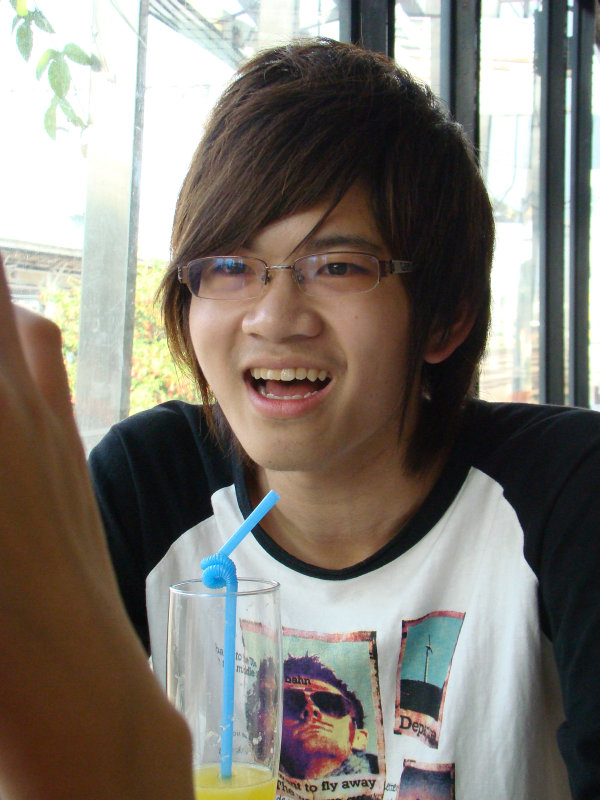 台中20號倉庫藝術特區藝術村2006-2009年橘園經營時期咖啡館藝廊聊天表情系列攝影邀請20090208攝影照片85