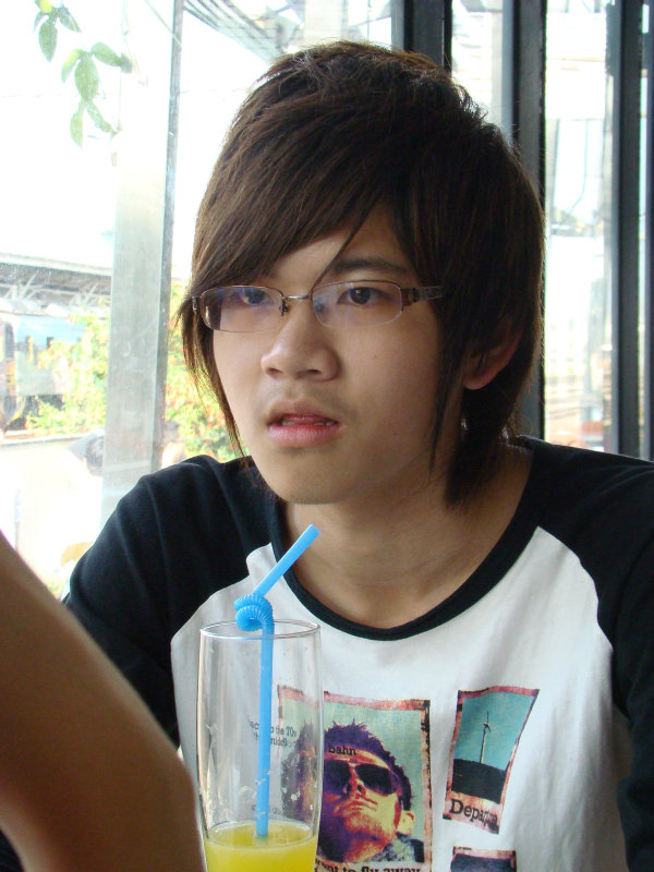 台中20號倉庫藝術特區藝術村2006-2009年橘園經營時期咖啡館藝廊聊天表情系列攝影邀請20090208攝影照片97