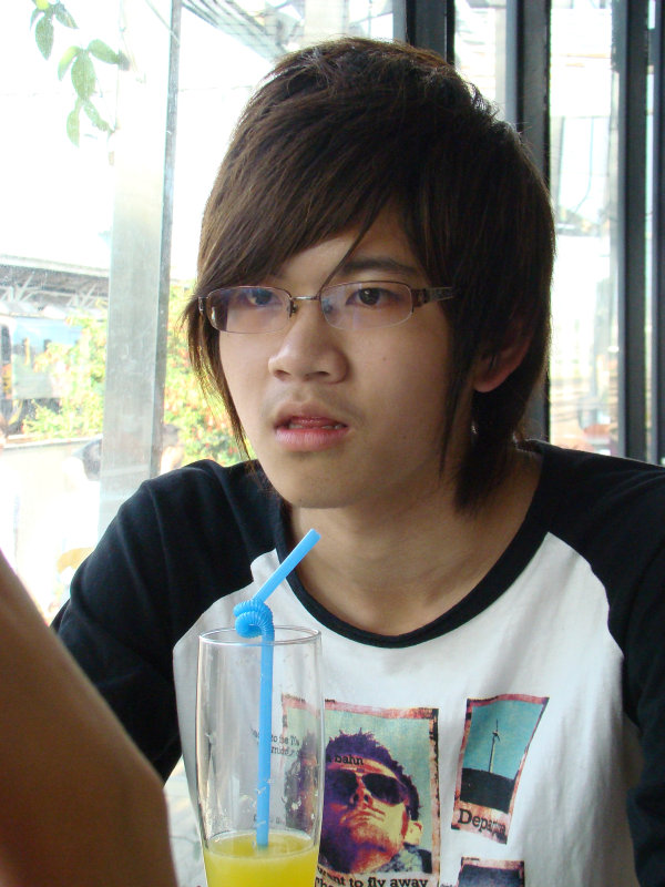 台中20號倉庫藝術特區藝術村2006-2009年橘園經營時期咖啡館藝廊聊天表情系列攝影邀請20090208攝影照片98