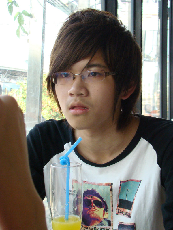 台中20號倉庫藝術特區藝術村2006-2009年橘園經營時期咖啡館藝廊聊天表情系列攝影邀請20090208攝影照片100