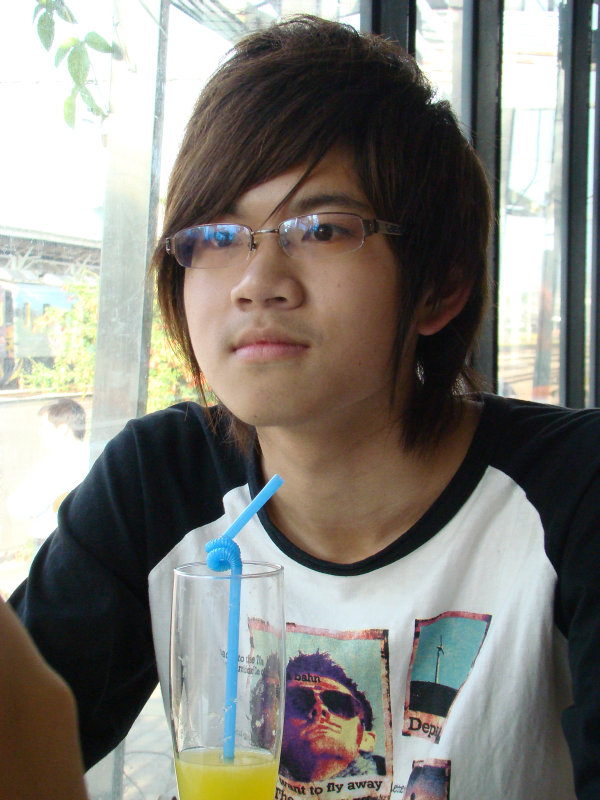 台中20號倉庫藝術特區藝術村2006-2009年橘園經營時期咖啡館藝廊聊天表情系列攝影邀請20090208攝影照片113