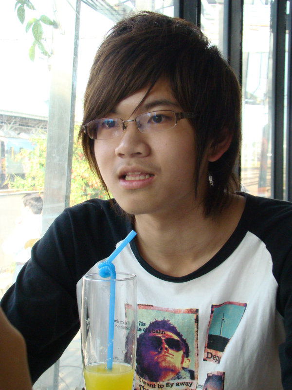 台中20號倉庫藝術特區藝術村2006-2009年橘園經營時期咖啡館藝廊聊天表情系列攝影邀請20090208攝影照片115