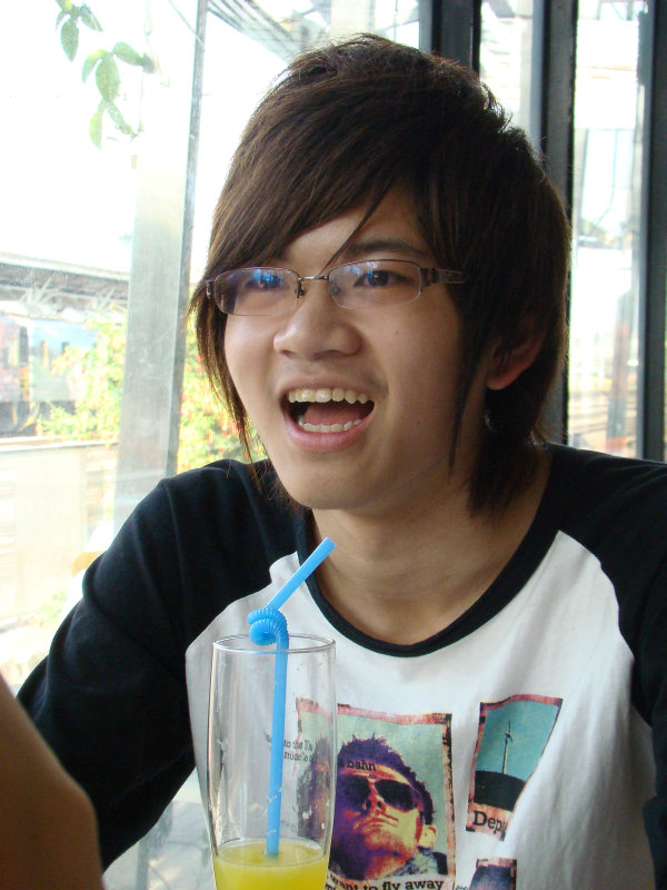 台中20號倉庫藝術特區藝術村2006-2009年橘園經營時期咖啡館藝廊聊天表情系列攝影邀請20090208攝影照片116