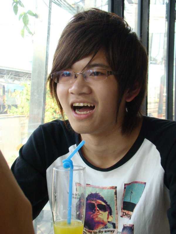 台中20號倉庫藝術特區藝術村2006-2009年橘園經營時期咖啡館藝廊聊天表情系列攝影邀請20090208攝影照片118