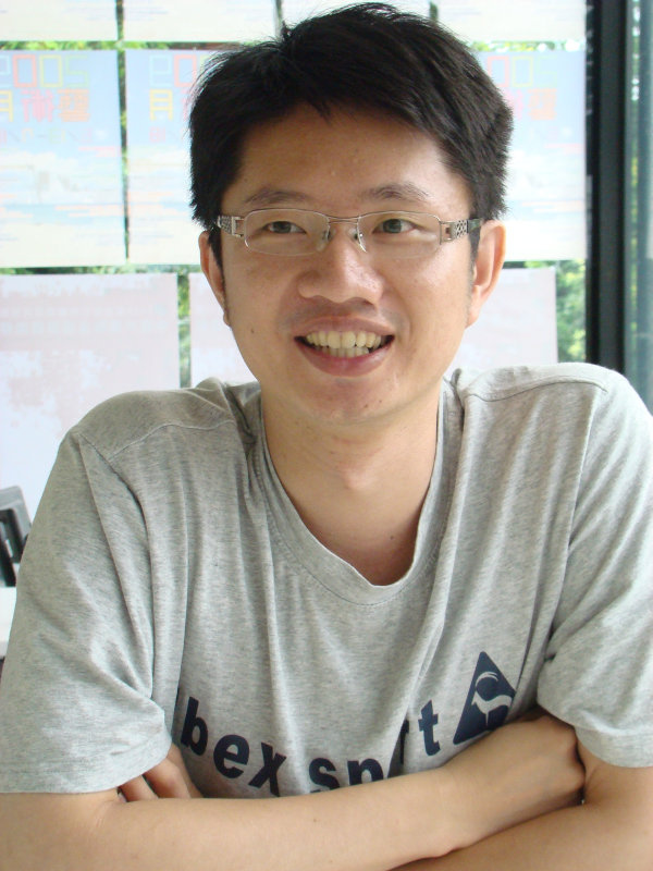 台中20號倉庫藝術特區藝術村2006-2009年橘園經營時期咖啡館藝廊聊天表情系列攝影邀請20090614攝影照片6