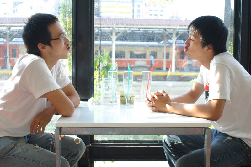 台中20號倉庫藝術特區藝術村2006-2009年橘園經營時期咖啡館藝廊聊天表情系列攝影邀請Jackmaday-20070721攝影照片59