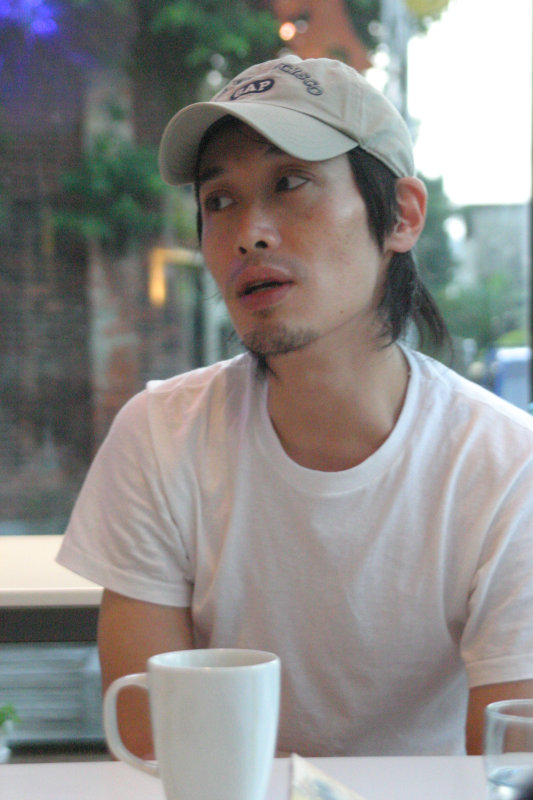 台中20號倉庫藝術特區藝術村2006-2009年橘園經營時期咖啡館藝廊聊天表情系列攝影邀請大開劇團20061008攝影照片48