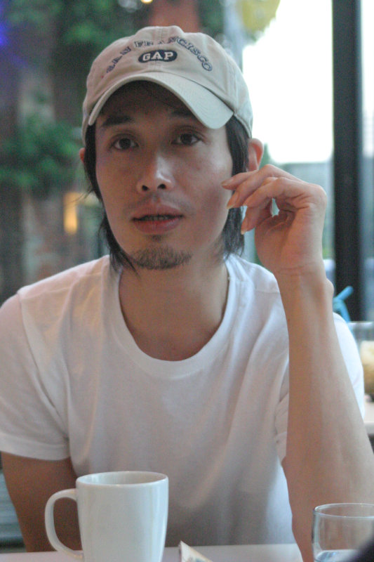 台中20號倉庫藝術特區藝術村2006-2009年橘園經營時期咖啡館藝廊聊天表情系列攝影邀請大開劇團20061008攝影照片52