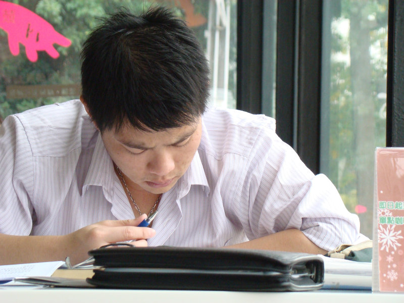 台中20號倉庫藝術特區藝術村2006-2009年橘園經營時期咖啡館藝廊聊天表情系列攝影邀請專注20081228攝影照片13