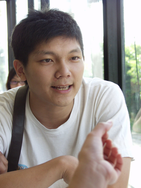 台中20號倉庫藝術特區藝術村2006-2009年橘園經營時期咖啡館藝廊聊天表情系列攝影邀請聊天表情20060924攝影照片96