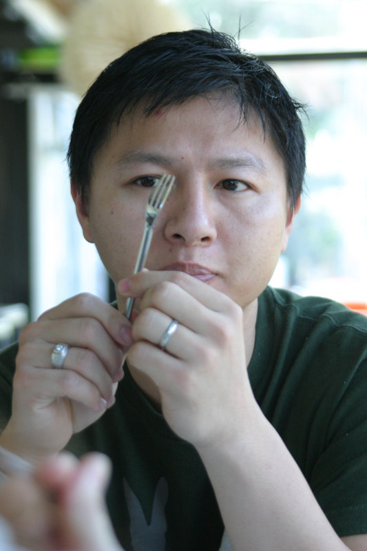 台中20號倉庫藝術特區藝術村2006-2009年橘園經營時期咖啡館藝廊聊天表情系列攝影邀請聊天表情20061209攝影照片18