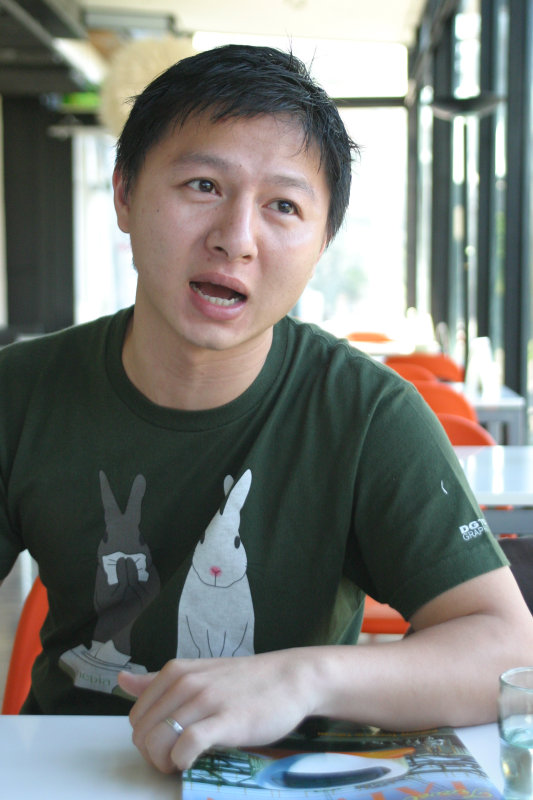 台中20號倉庫藝術特區藝術村2006-2009年橘園經營時期咖啡館藝廊聊天表情系列攝影邀請聊天表情20061209攝影照片115