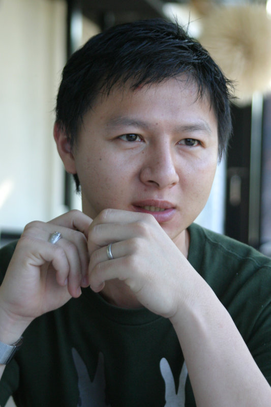 台中20號倉庫藝術特區藝術村2006-2009年橘園經營時期咖啡館藝廊聊天表情系列攝影邀請聊天表情20061209攝影照片184