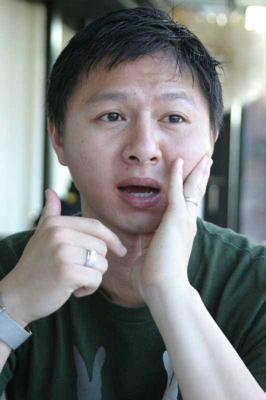 台中20號倉庫藝術特區藝術村2006-2009年橘園經營時期咖啡館藝廊聊天表情系列攝影邀請聊天表情20061209攝影照片293