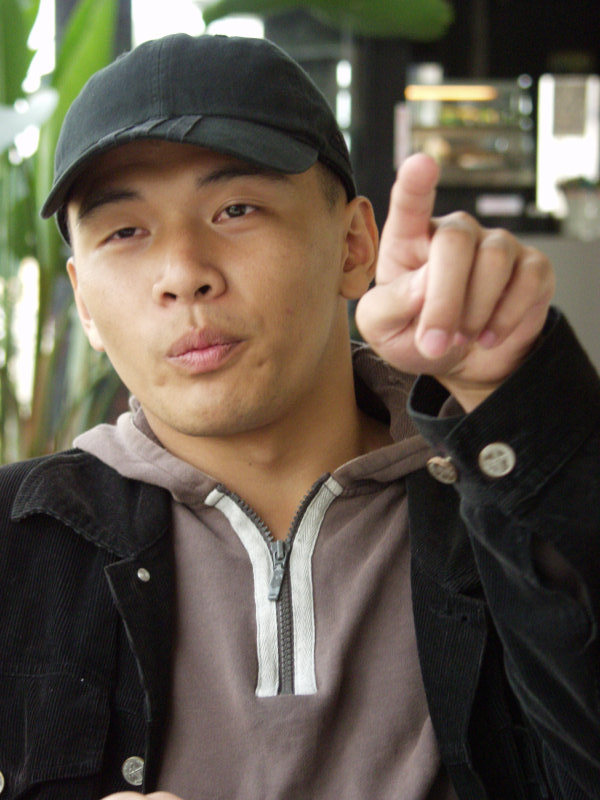 台中20號倉庫藝術特區藝術村2006-2009年橘園經營時期咖啡館藝廊聊天表情系列攝影邀請聊天表情20061210攝影照片27