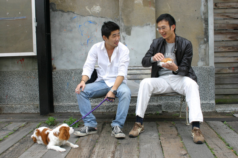 台中20號倉庫藝術特區藝術村2006-2009年橘園經營時期咖啡館藝廊聊天表情系列攝影邀請聊天表情20070311攝影照片1