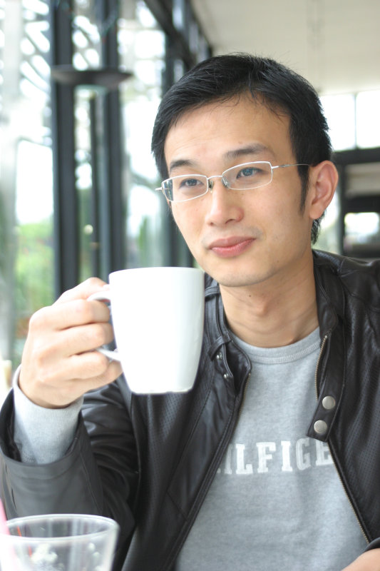 台中20號倉庫藝術特區藝術村2006-2009年橘園經營時期咖啡館藝廊聊天表情系列攝影邀請聊天表情20070311攝影照片106