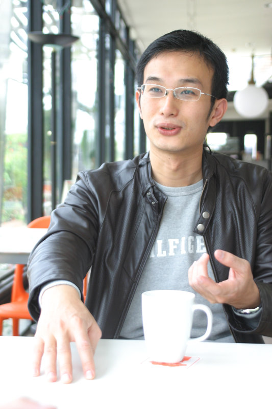 台中20號倉庫藝術特區藝術村2006-2009年橘園經營時期咖啡館藝廊聊天表情系列攝影邀請聊天表情20070311攝影照片146