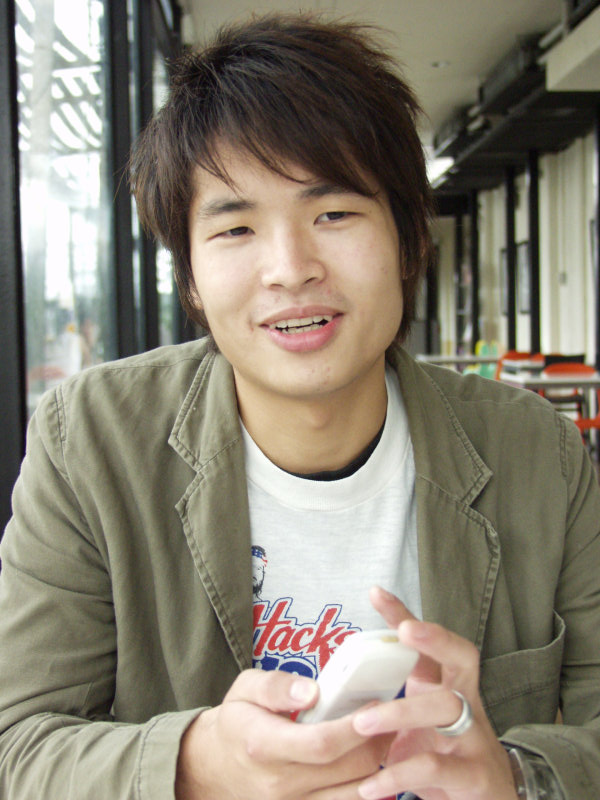 台中20號倉庫藝術特區藝術村2006-2009年橘園經營時期咖啡館藝廊聊天表情系列攝影邀請小明20060917攝影照片102