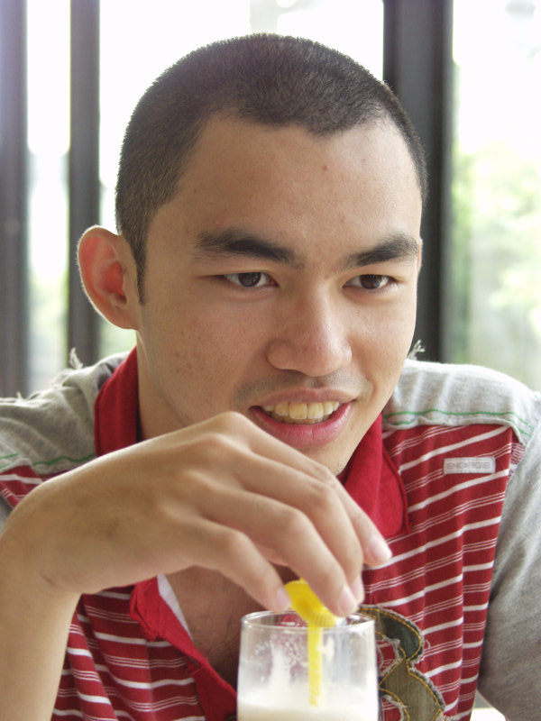 台中20號倉庫藝術特區藝術村2006-2009年橘園經營時期咖啡館藝廊聊天表情系列攝影邀請駐站藝術家20061015攝影照片11