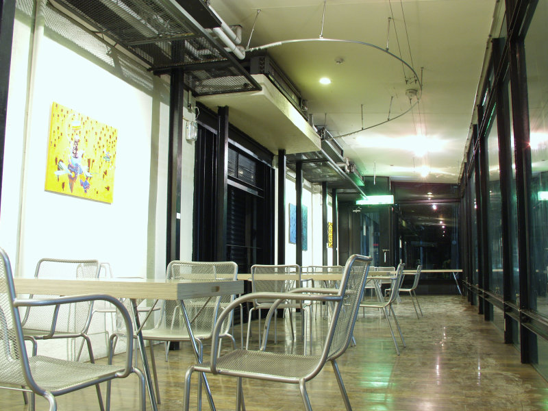 台中20號倉庫藝術特區藝術村2006年5月至8月文建會接管時期咖啡館夜景攝影照片5