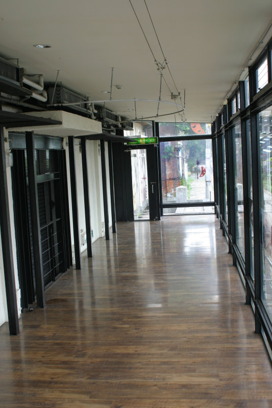 台中20號倉庫藝術特區藝術村2006年5月至8月文建會接管時期咖啡館室內佈置前攝影照片7
