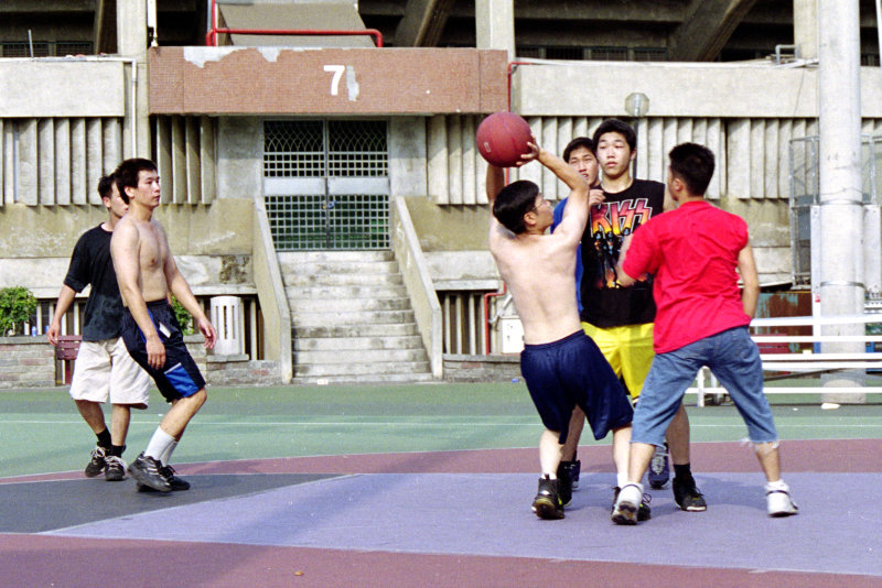 台灣體育運動大學運動攝影夏天的籃球場(台中體育場)夏天籃球場系列-3攝影照片6