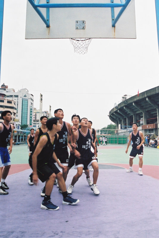 台灣體育運動大學運動攝影夏天的籃球場(台中體育場)激鬥籃球系列3(假日籃球賽)攝影照片21