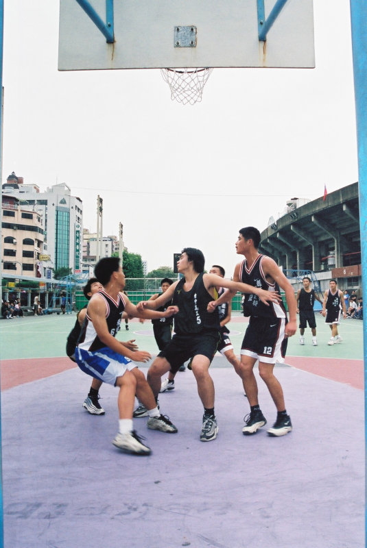 台灣體育運動大學運動攝影夏天的籃球場(台中體育場)激鬥籃球系列3(假日籃球賽)攝影照片25
