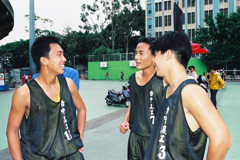 台灣體育運動大學運動攝影夏天的籃球場(台中體育場)激鬥籃球系列3(假日籃球賽)攝影照片32