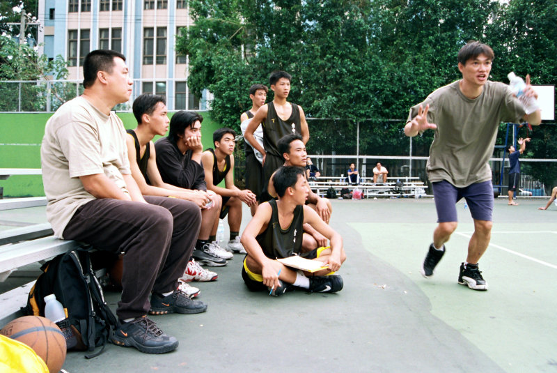 台灣體育運動大學運動攝影夏天的籃球場(台中體育場)激鬥籃球系列5(假日籃球賽)攝影照片12
