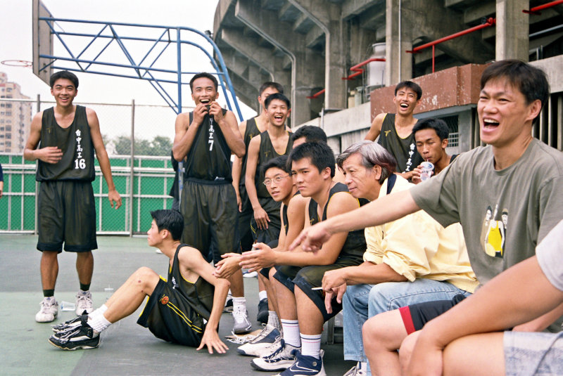 台灣體育運動大學運動攝影夏天的籃球場(台中體育場)激鬥籃球系列6(假日籃球賽)攝影照片7