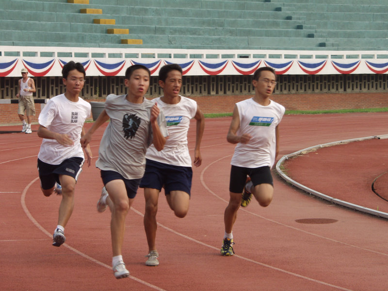 台灣體育運動大學運動攝影大豐裝訂田徑隊訓練20020818攝影照片7
