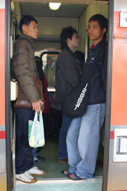 台灣鐵路旅遊攝影PP自強號攝影照片150